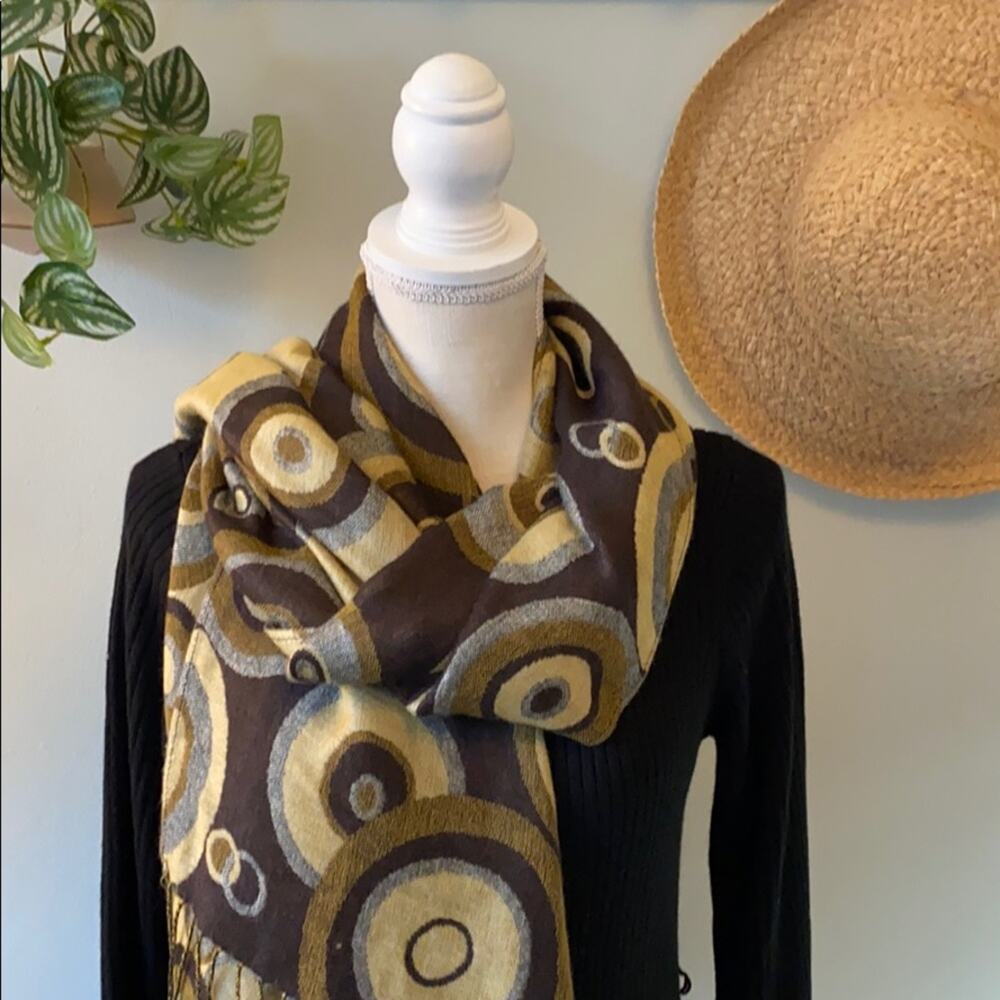 Striking Scarf